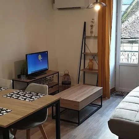 Cadurci 2 - Superbe Appartement, Climatise Avec Balcon- Wifi Vayrac